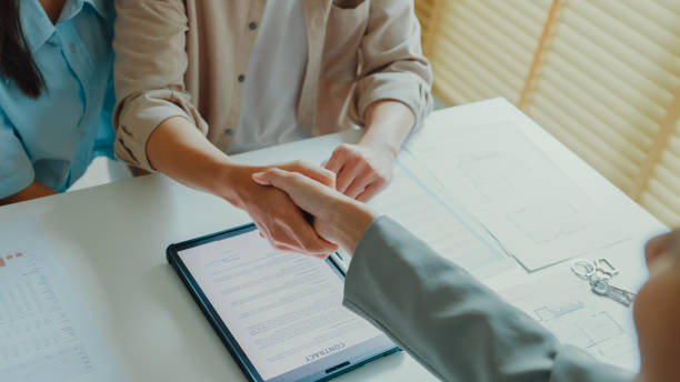 Tout d’abord, l’investissement locatif permet de valoriser une épargne dormante. Ensuite, il constitue une alternative concrète