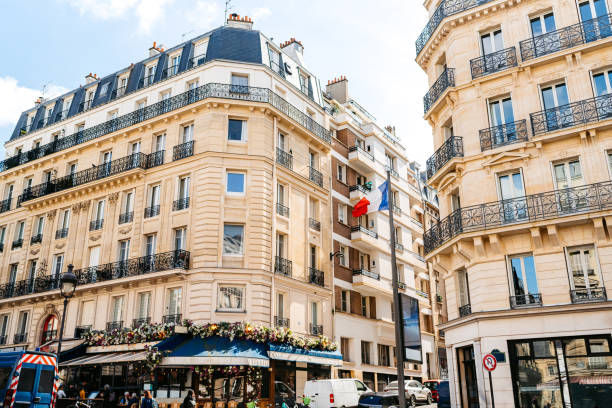 Les banques fixent un taux d’endettement à ne pas dépasser. En général, ce taux est de 35 %. Il inclut l’assurance de prêt.