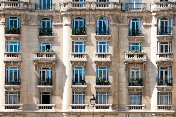 Le score bancaire mesure la fiabilité d’un emprunteur. Il se base sur l’historique financier du client. Les banques utilisent ce score